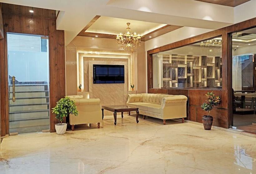 Diamond Admire Hotel & Banquets By Mmd