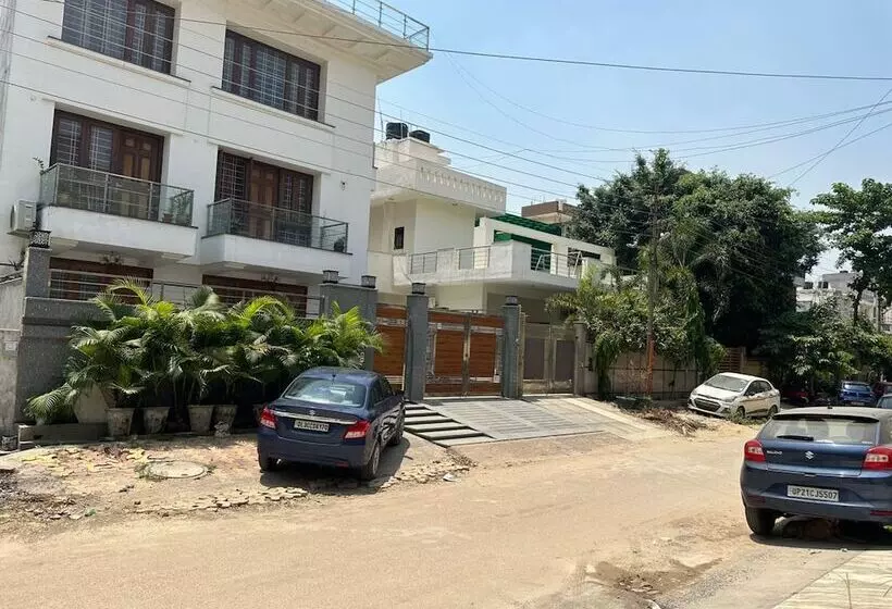 ホテル Goroomgo Omasha Residency Noida