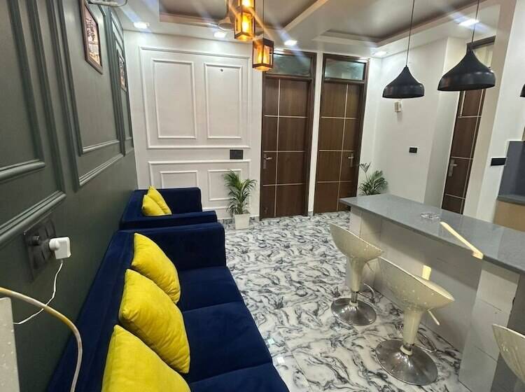 酒店 Goroomgo Omasha Residency Noida