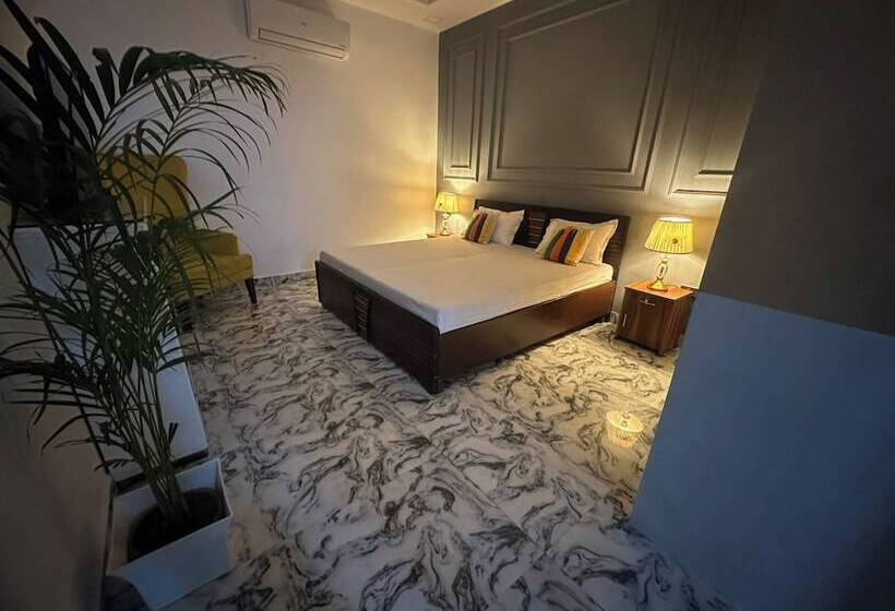 酒店 Goroomgo Omasha Residency Noida