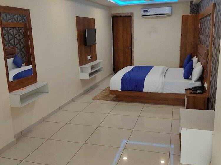 هتل Krishna Villa