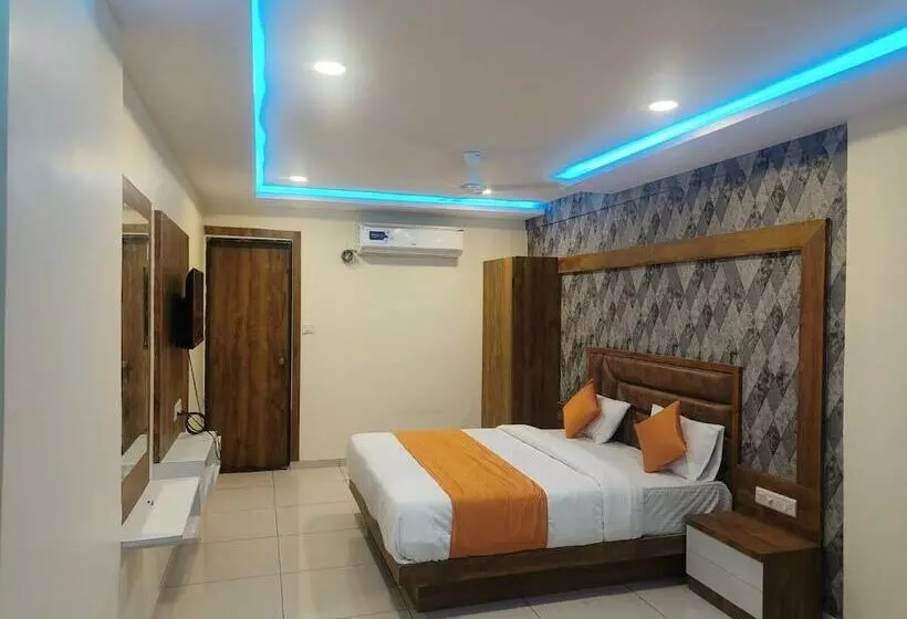 ホテル Krishna Villa