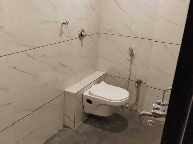 هتل Krishna Villa