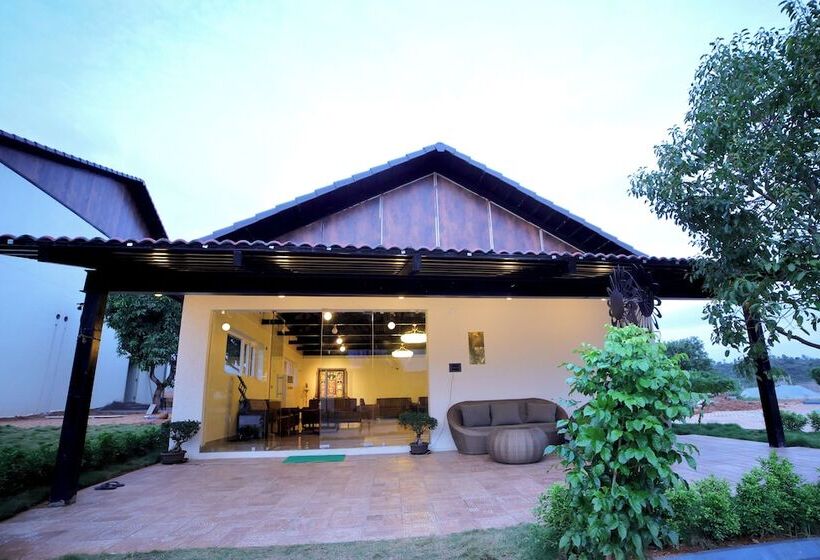 Отель Lake Valley Resort And Spa, Tirupati