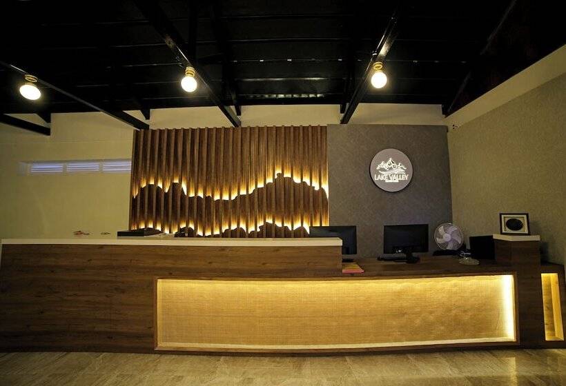 Отель Lake Valley Resort And Spa, Tirupati