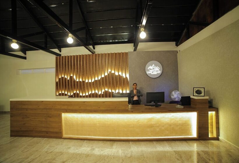 Отель Lake Valley Resort And Spa, Tirupati
