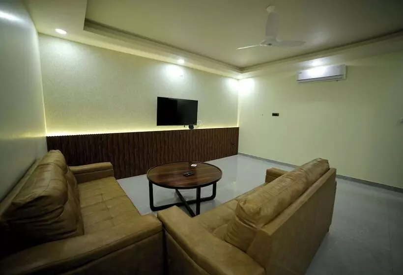 ホテル Lake Valley Resort And Spa, Tirupati