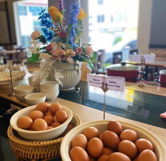 Отель Mayflower Grande Suite