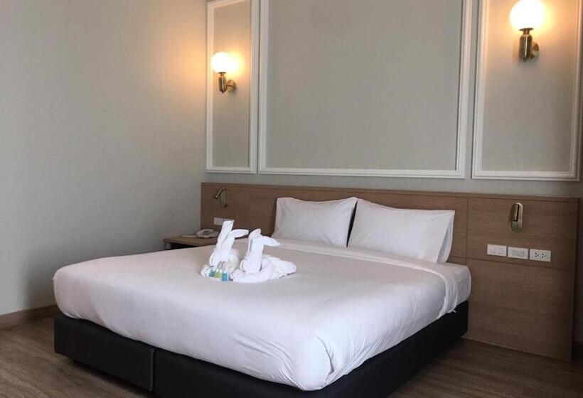 Отель Mayflower Grande Suite