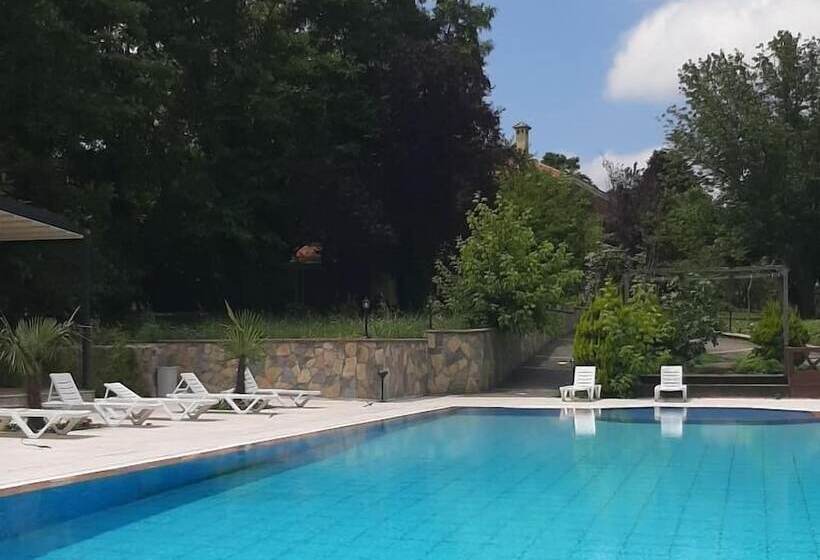 בית מלון כפרי Synosse Park