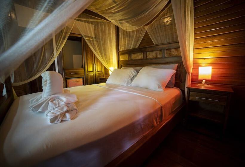 Hotel The River House   Upscale Lodge