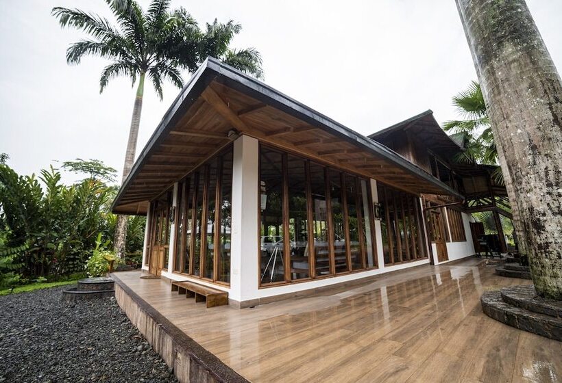 Hotel The River House   Upscale Lodge