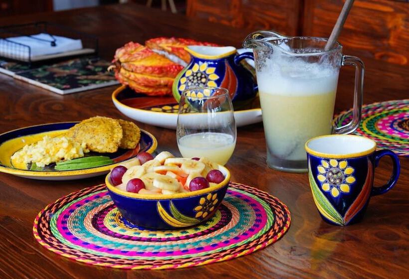 Hotel The River House   Upscale Lodge