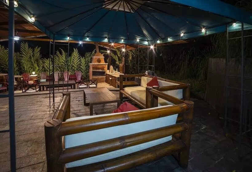 ホテル The River House   Upscale Lodge