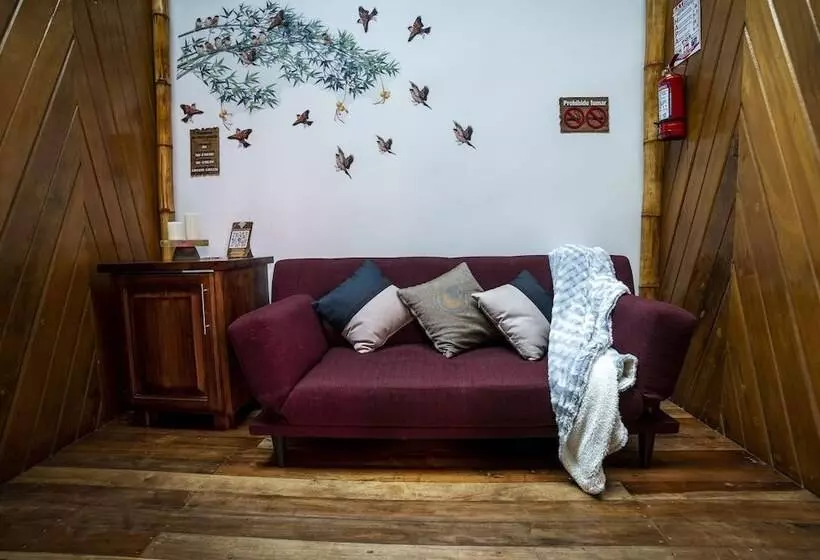 ホテル The River House   Upscale Lodge