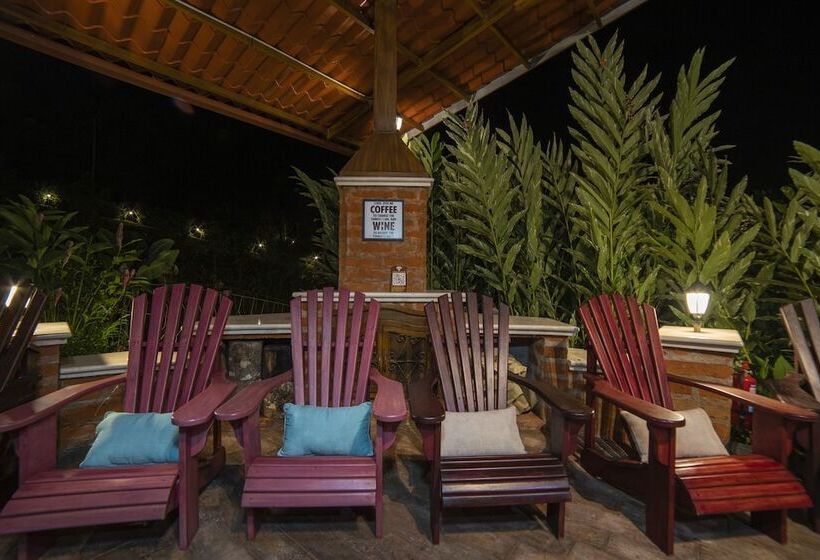 Hotel The River House   Upscale Lodge