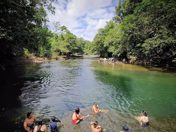 ホテル The River House   Upscale Lodge