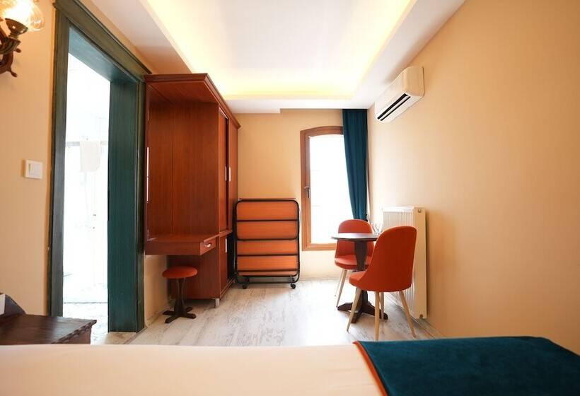 بنسيون Castadiva