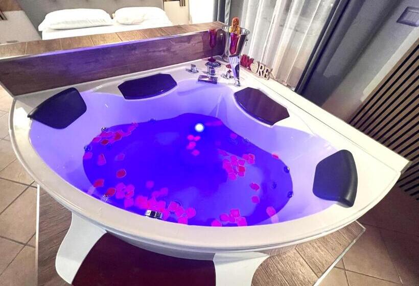 پانسیون Sealovers House Sea View Deluxe