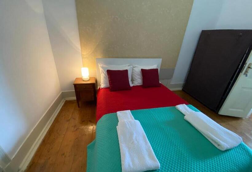 پانسیون Modern Chiado 6   Standard Double Room With No Window And Shared Bathroom