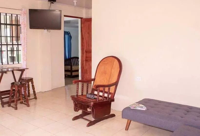 Aamiaismajoitus (B&B) Miravalles Volcano House