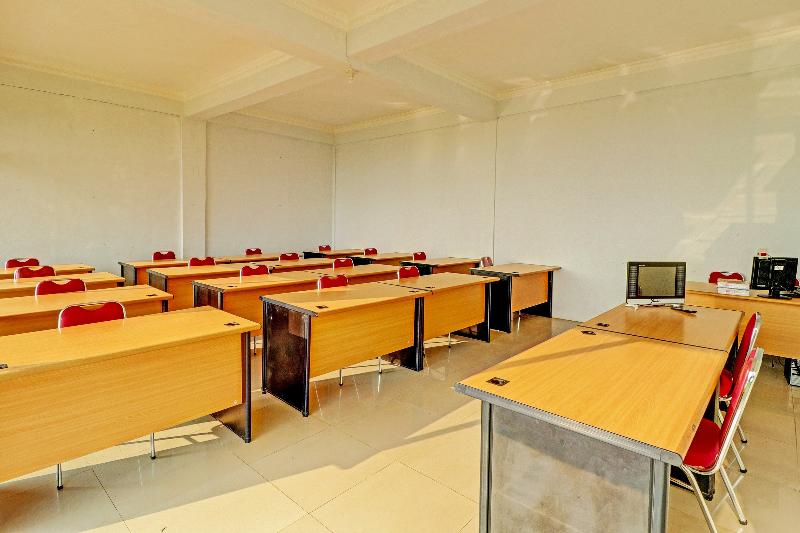 Capital O 91466 Hotel Neu Backpacker Tf Syariah