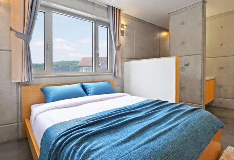 Gangneung Le Chatree Pension