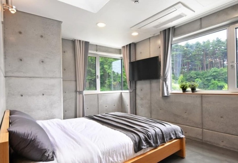 Gangneung Le Chatree Pension