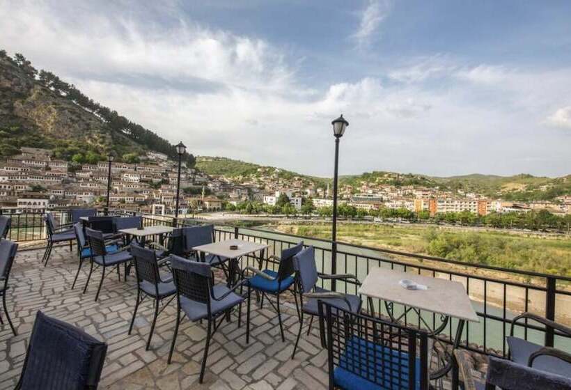 בית מלון כפרי Ajka