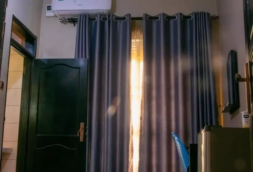 هتل Albertine Rock