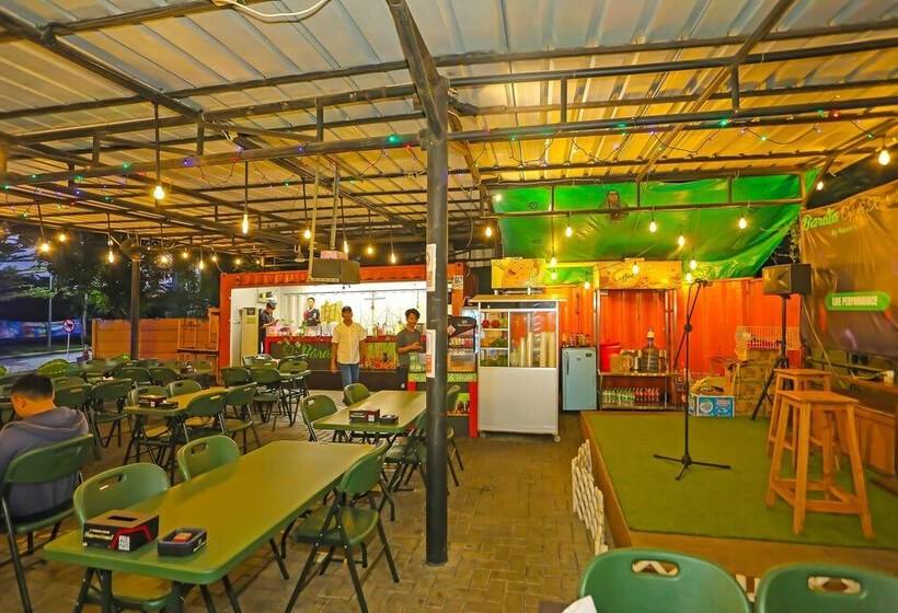 فندق Capital O 92306 Barata Inn