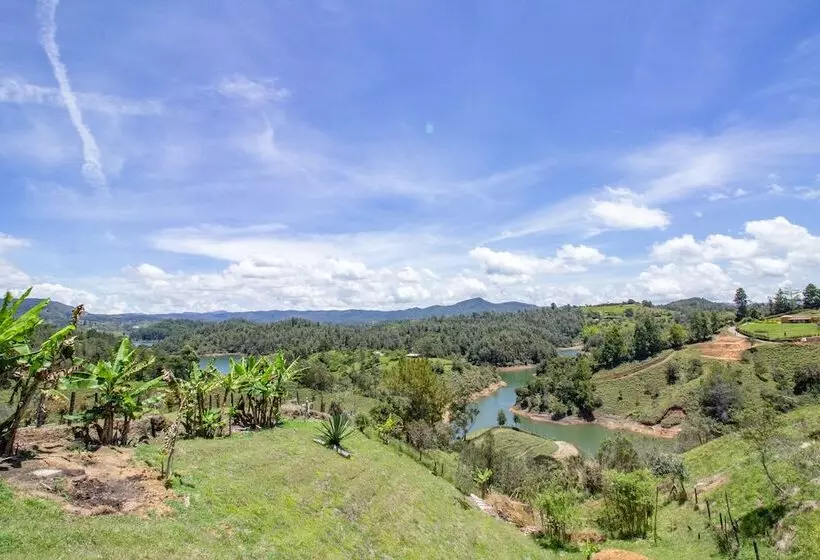 Hotelli Container & Hobbit Glamping