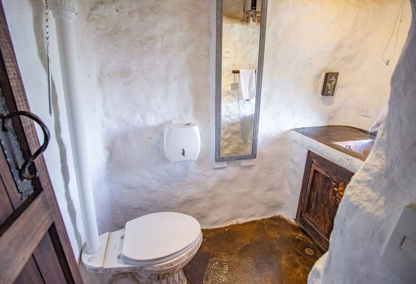 Hotel Container & Hobbit Glamping