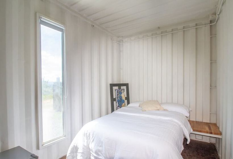 Hotel Container & Hobbit Glamping