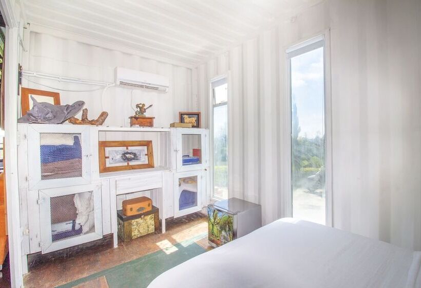 Hotel Container & Hobbit Glamping