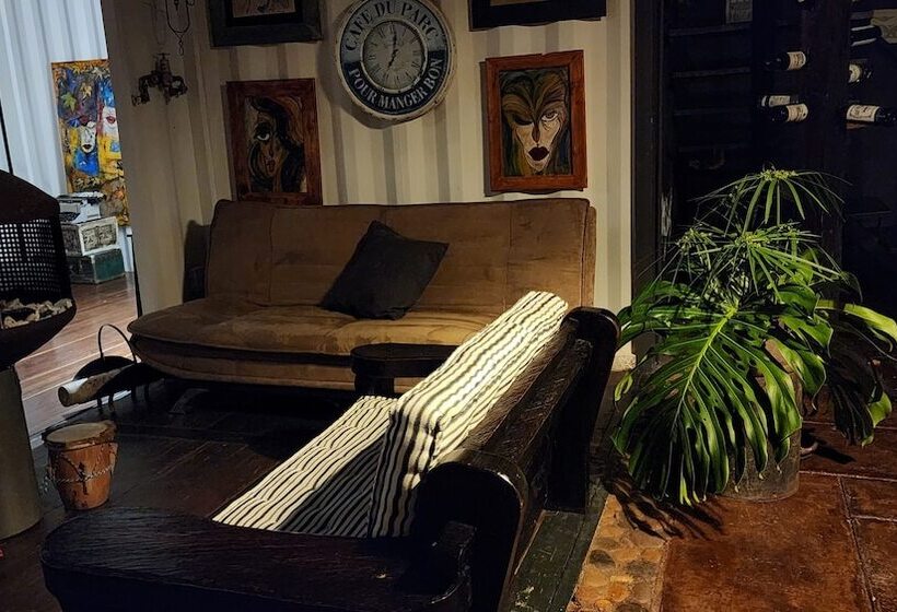 Hotel Container & Hobbit Glamping