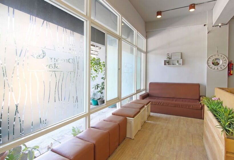 هتل Dream Stay By Oyo