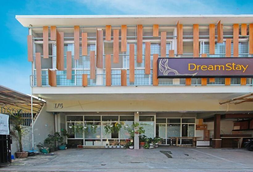 هتل Dream Stay By Oyo