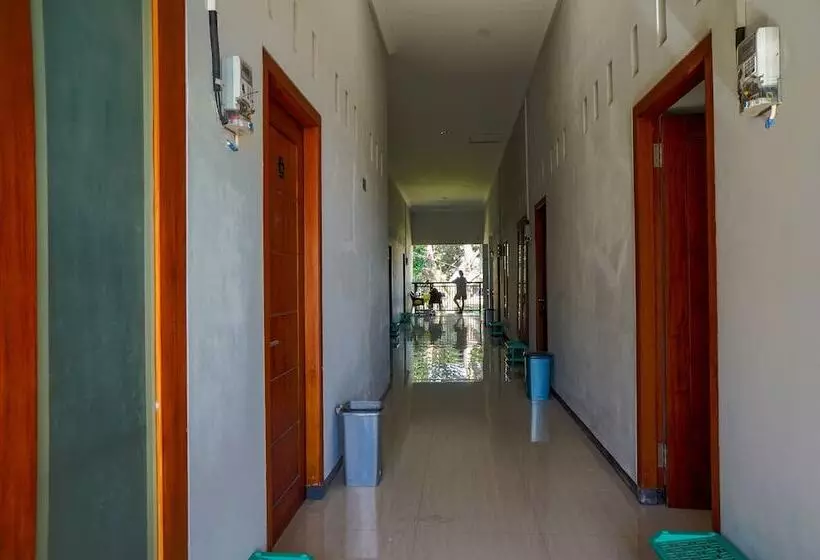 Hotelli Hkp Homestay Syariah By Oyo