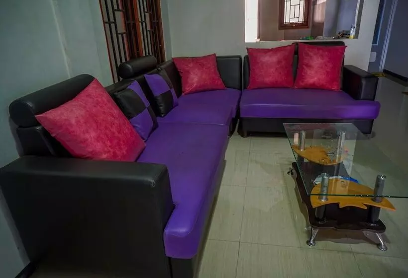 Hotelli Hkp Homestay Syariah By Oyo