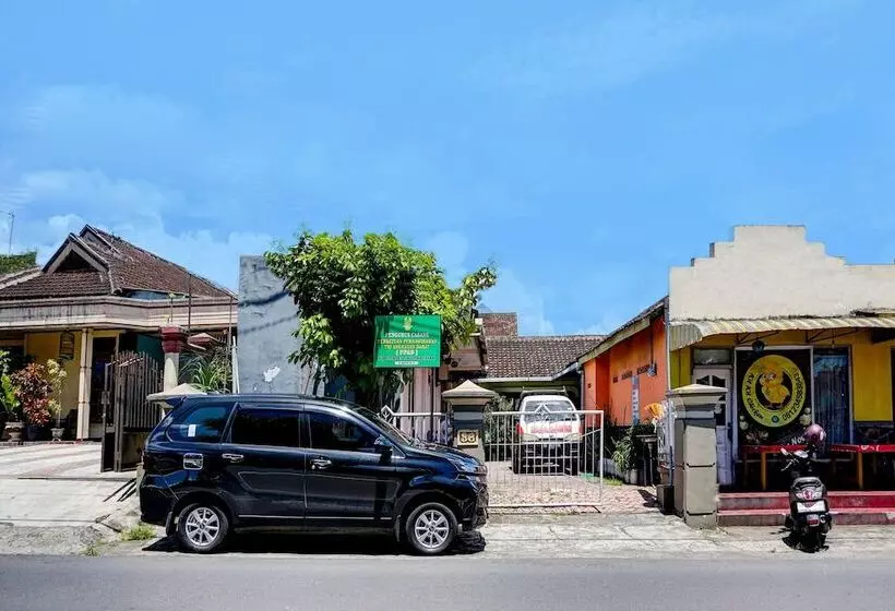 Hotelli Kost Maluku 36 Family Residence By Oyo