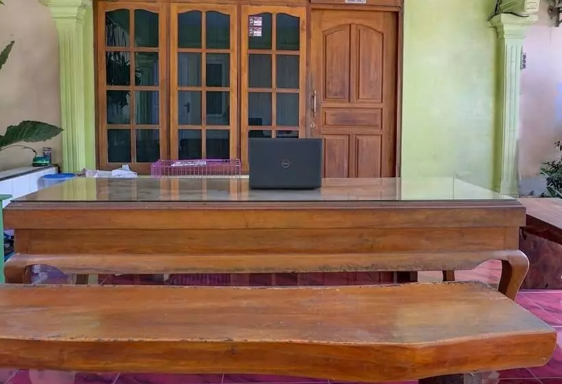 Hotelli Kost Maluku 36 Family Residence By Oyo