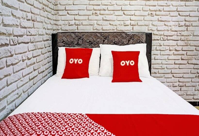 Отель Kost Maluku 36 Family Residence By Oyo