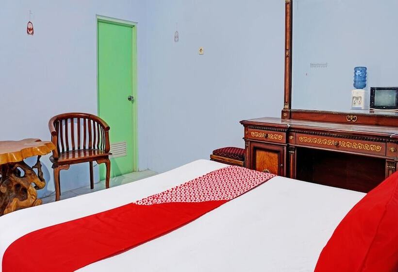 Отель Kost Maluku 36 Family Residence By Oyo