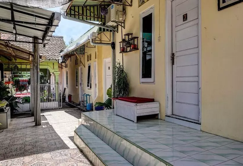 Hotelli Kost Maluku 36 Family Residence By Oyo