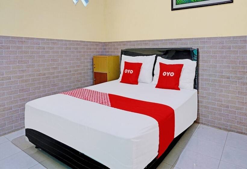 Отель Kost Maluku 36 Family Residence By Oyo