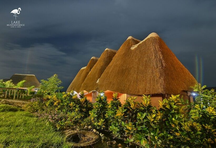 هتل Lake Munyanyange Caves Lodge