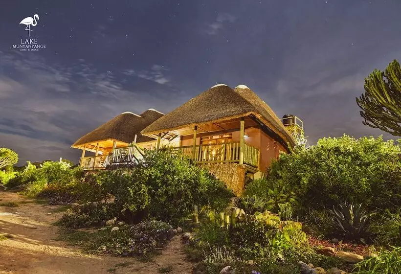هتل Lake Munyanyange Caves Lodge
