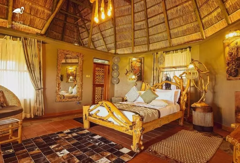 هتل Lake Munyanyange Caves Lodge