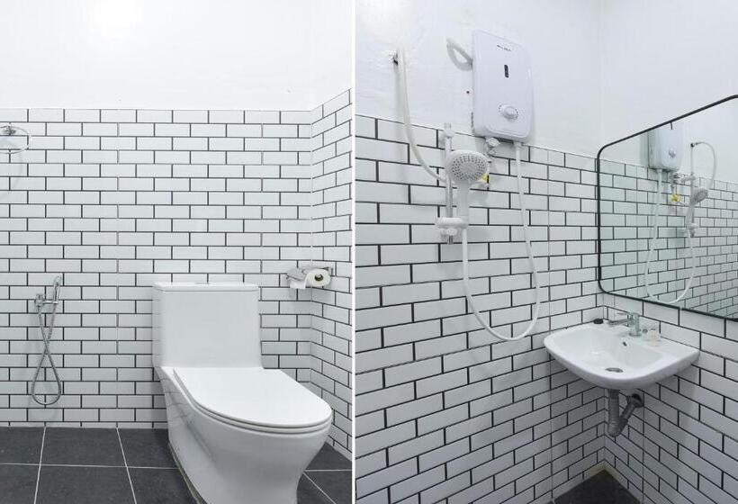 בית מלון כפרי Madeena Inn By Oyo